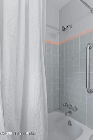 4312 Kinloch Rd, Louisville, KY 40207