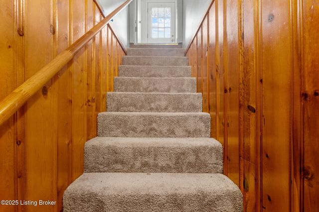 4312 Kinloch Rd, Louisville, KY 40207