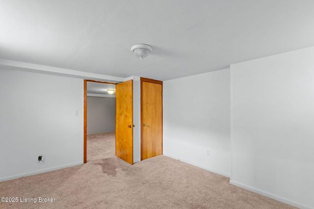 4312 Kinloch Rd, Louisville, KY 40207