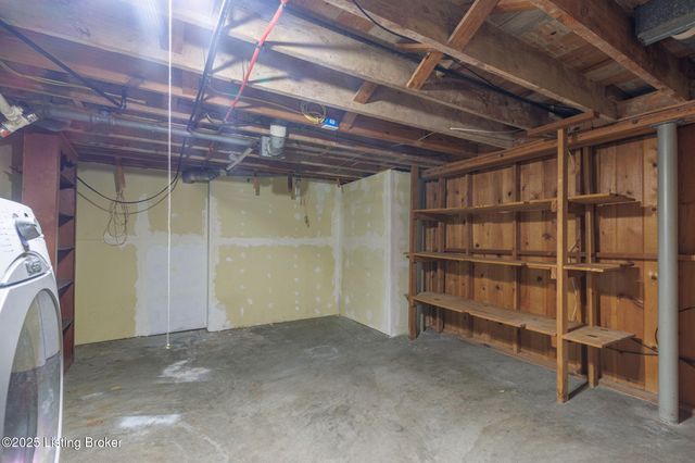 4312 Kinloch Rd, Louisville, KY 40207