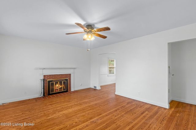 4312 Kinloch Rd, Louisville, KY 40207