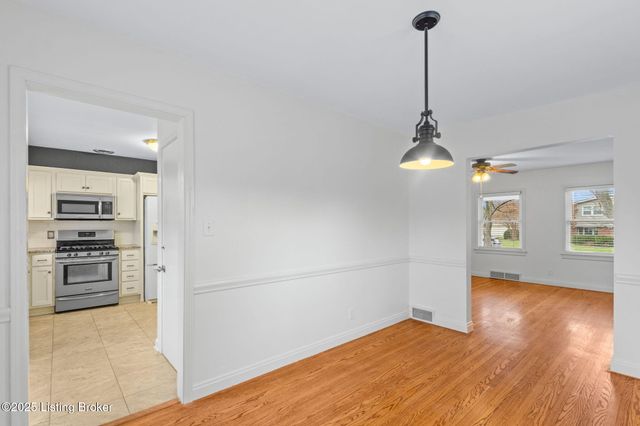 4312 Kinloch Rd, Louisville, KY 40207