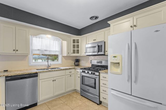 4312 Kinloch Rd, Louisville, KY 40207