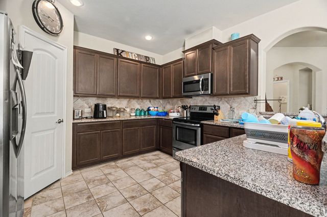 8909 Tenderfoot Lane, Aubrey, TX 76227