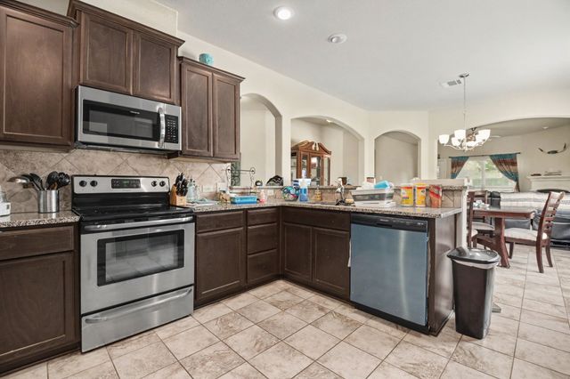 8909 Tenderfoot Lane, Aubrey, TX 76227
