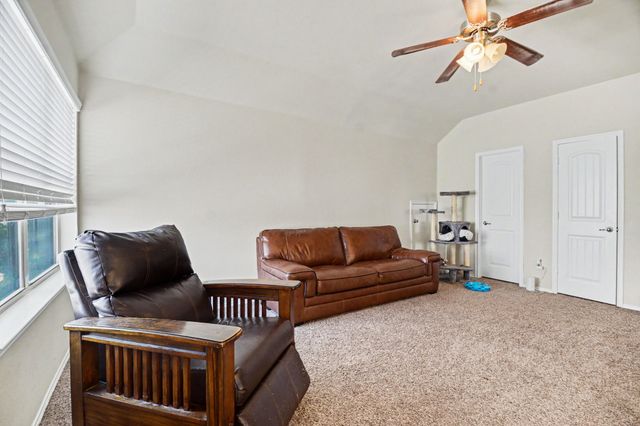 8909 Tenderfoot Lane, Aubrey, TX 76227
