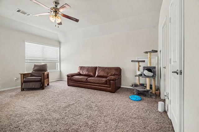 8909 Tenderfoot Lane, Aubrey, TX 76227