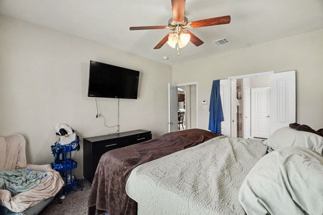 8909 Tenderfoot Lane, Aubrey, TX 76227