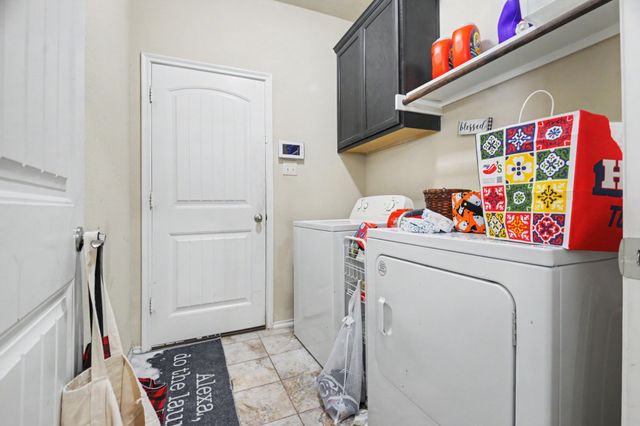 8909 Tenderfoot Lane, Aubrey, TX 76227