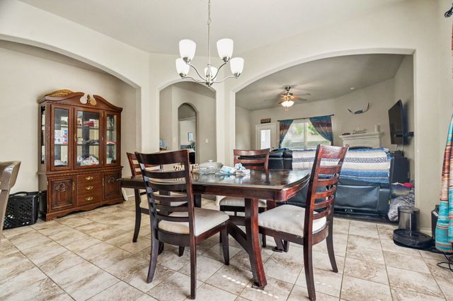 8909 Tenderfoot Lane, Aubrey, TX 76227