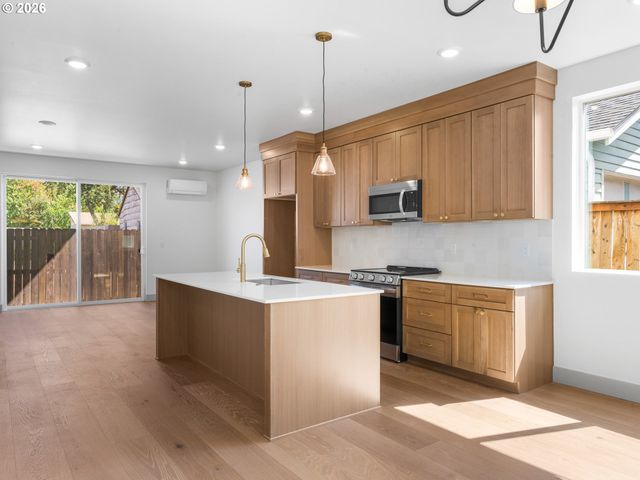 7694 N Montana Ave, Portland, OR 97217