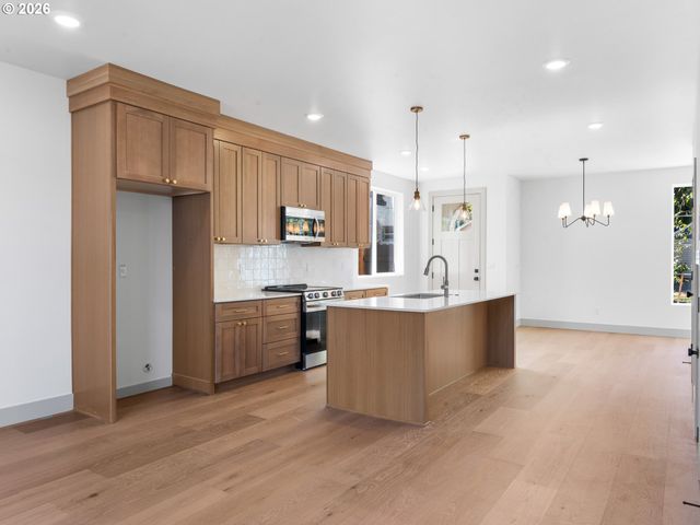 7694 N Montana Ave, Portland, OR 97217
