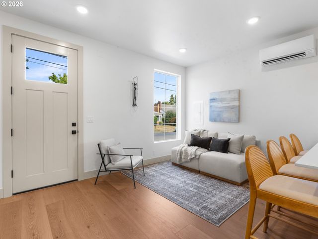 7694 N Montana Ave, Portland, OR 97217