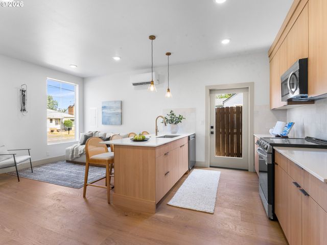 7694 N Montana Ave, Portland, OR 97217