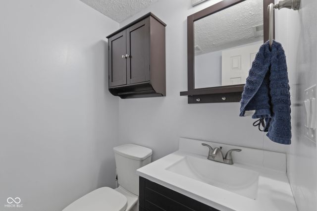 555 Hyannis Drive, Avon, IN 46123