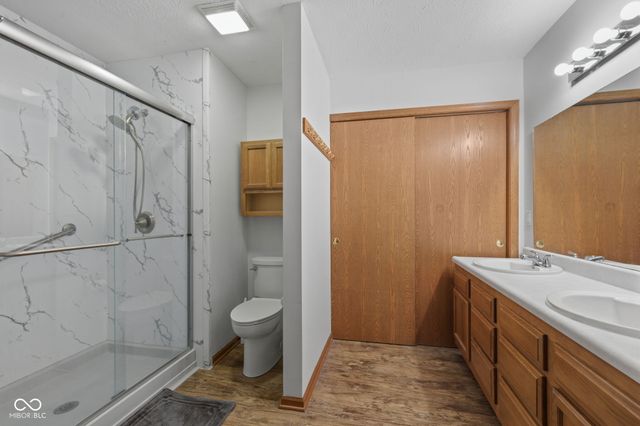 555 Hyannis Drive, Avon, IN 46123