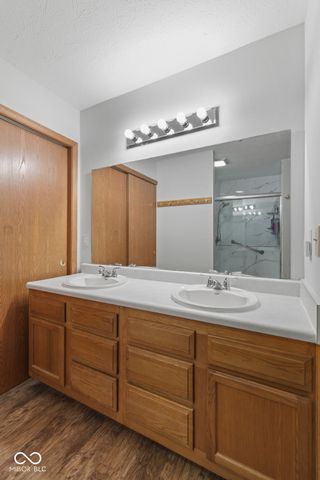 555 Hyannis Drive, Avon, IN 46123