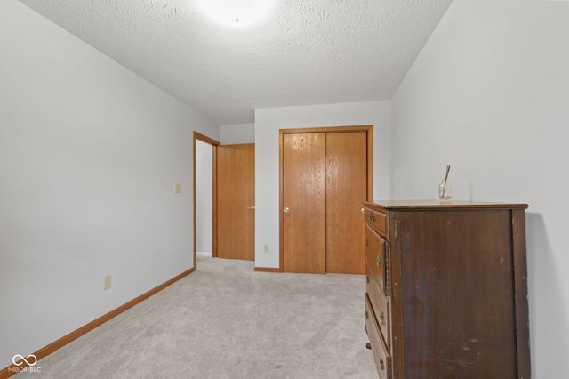 555 Hyannis Drive, Avon, IN 46123