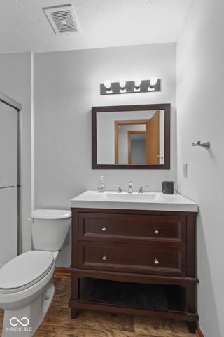 555 Hyannis Drive, Avon, IN 46123