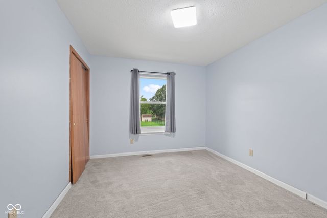 555 Hyannis Drive, Avon, IN 46123