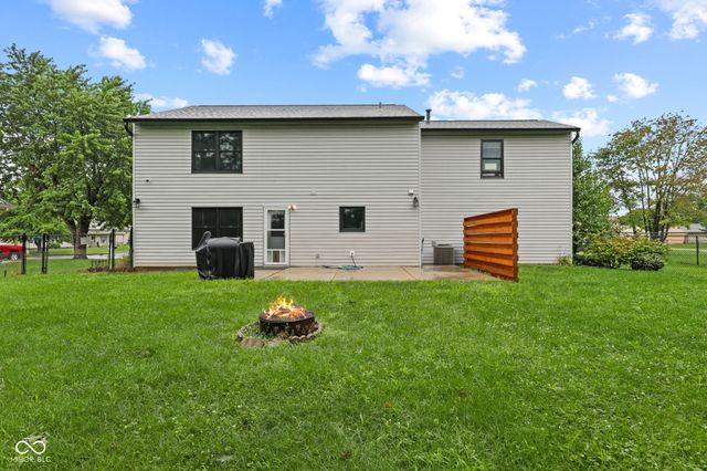 555 Hyannis Drive, Avon, IN 46123