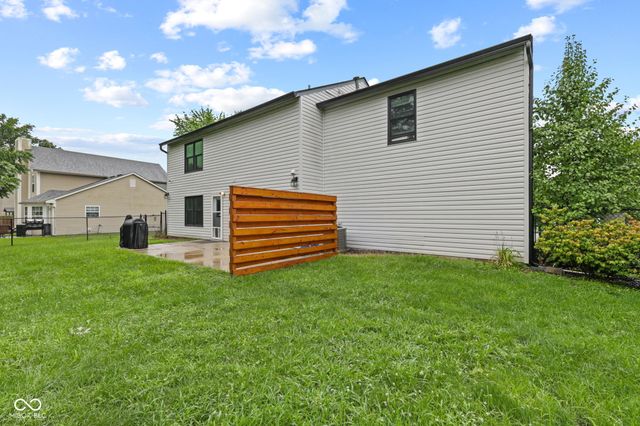 555 Hyannis Drive, Avon, IN 46123