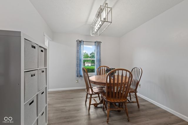 555 Hyannis Drive, Avon, IN 46123