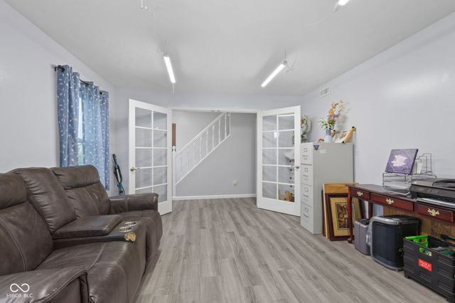 555 Hyannis Drive, Avon, IN 46123