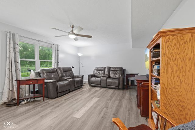 555 Hyannis Drive, Avon, IN 46123