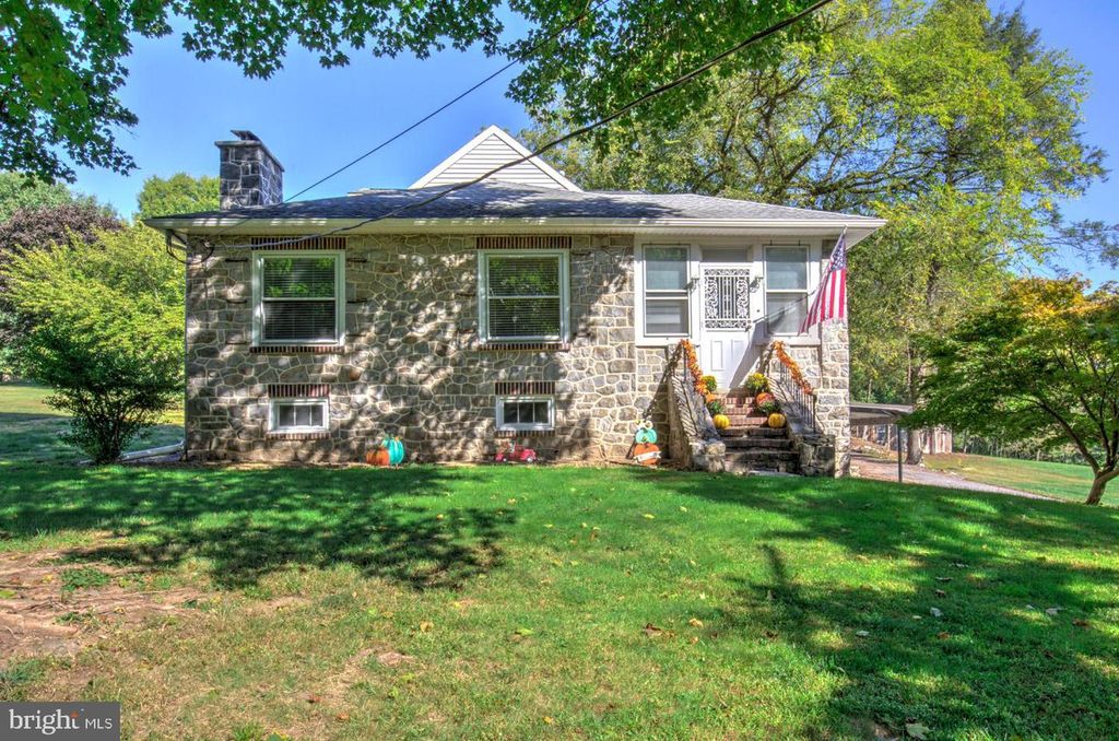 483 ANGORA RD, Reading, PA 19606
