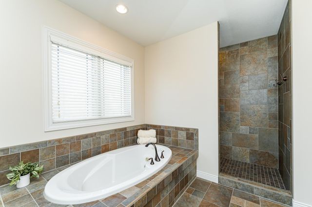 1520 Monterey Lane SW, Rochester, MN 55902