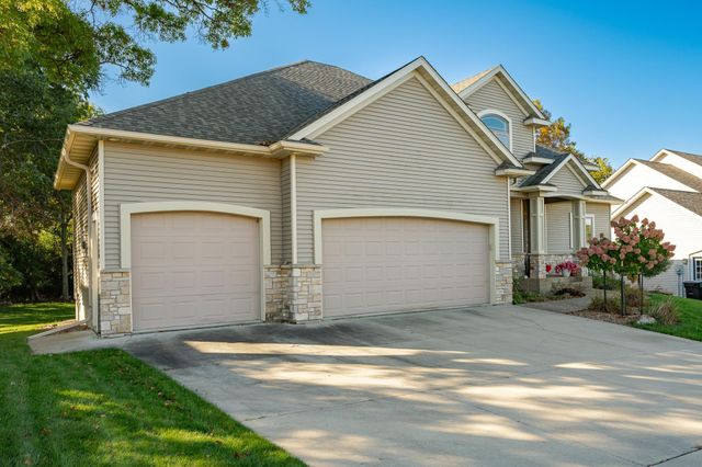 1520 Monterey Lane SW, Rochester, MN 55902