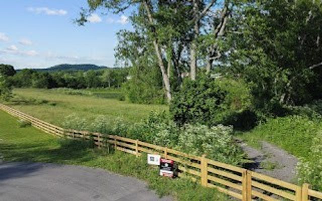 1024 Peak Dr, Castalian Springs, TN 37031