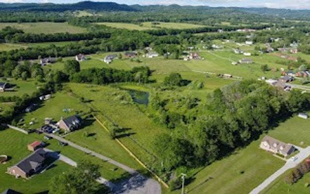 1024 Peak Dr, Castalian Springs, TN 37031
