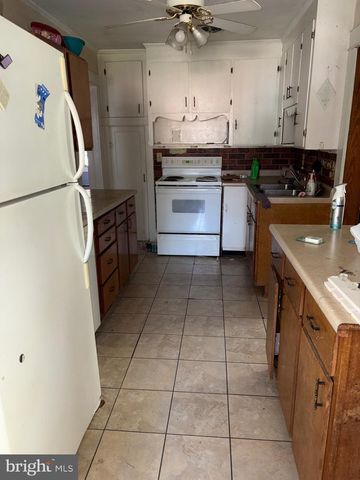 258 WARM SPRINGS AVE, Martinsburg, WV 25404