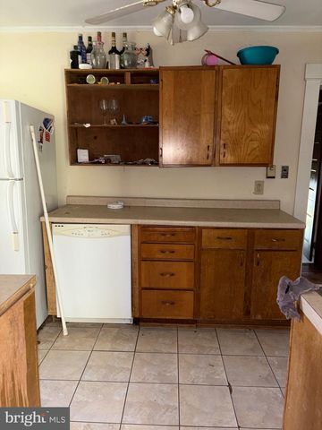 258 WARM SPRINGS AVE, Martinsburg, WV 25404