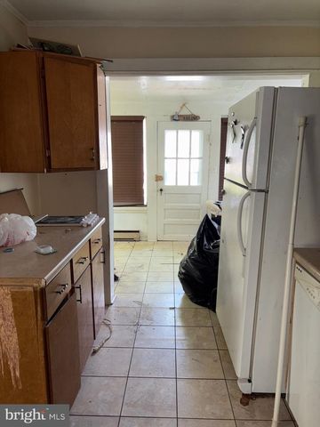 258 WARM SPRINGS AVE, Martinsburg, WV 25404