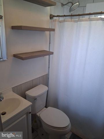 258 WARM SPRINGS AVE, Martinsburg, WV 25404