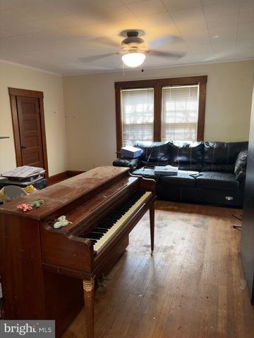 258 WARM SPRINGS AVE, Martinsburg, WV 25404