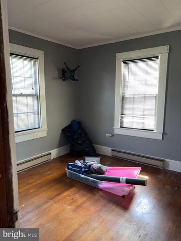 258 WARM SPRINGS AVE, Martinsburg, WV 25404