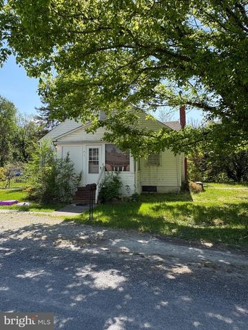 258 WARM SPRINGS AVE, Martinsburg, WV 25404
