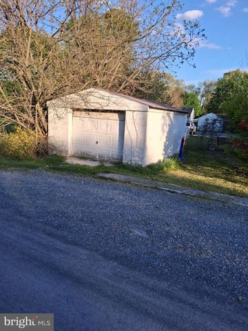 258 WARM SPRINGS AVE, Martinsburg, WV 25404