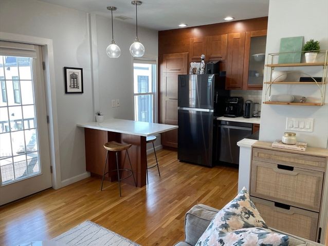 258 Everett 3, Boston, MA 02128