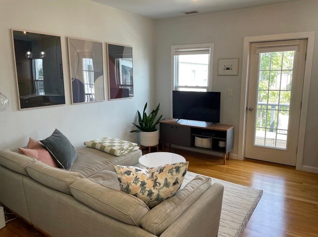 258 Everett 3, Boston, MA 02128