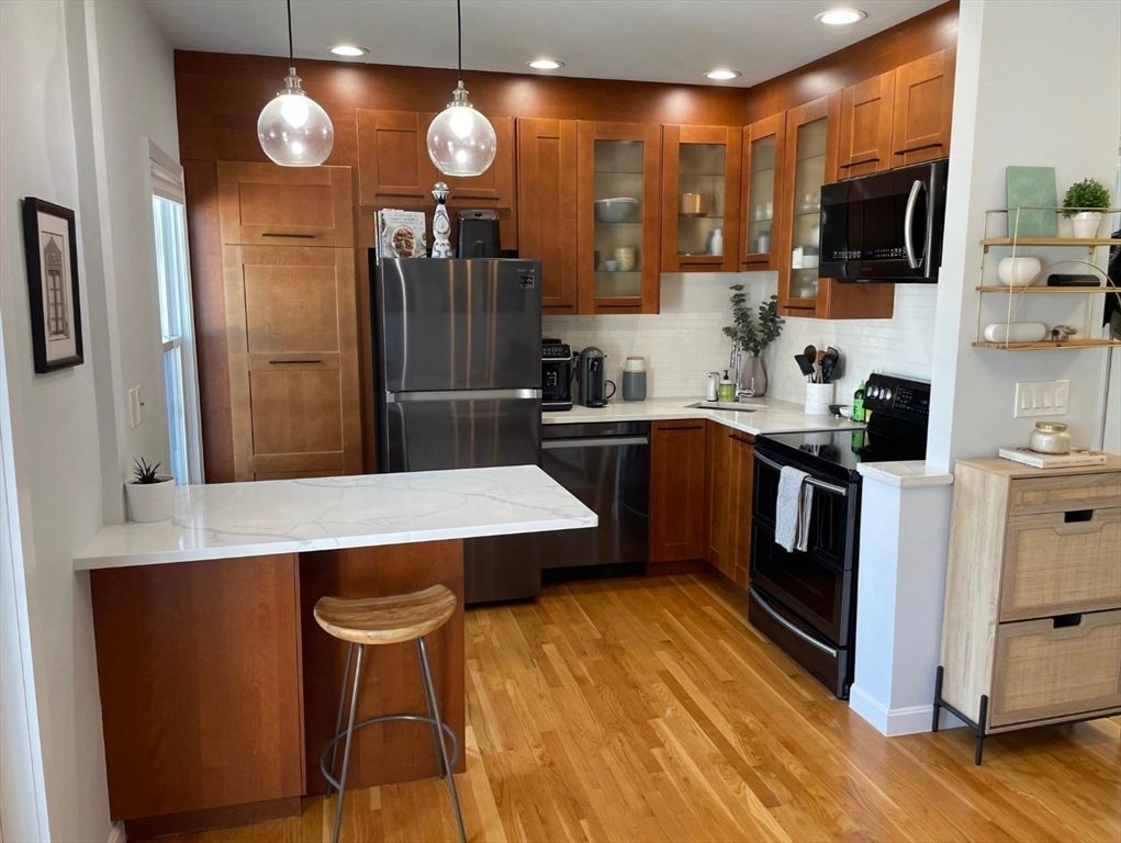 258 Everett 3, Boston, MA 02128