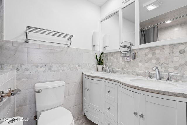 42 Lake Boulevard, Aberdeen, NJ 07747