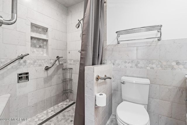 42 Lake Boulevard, Aberdeen, NJ 07747