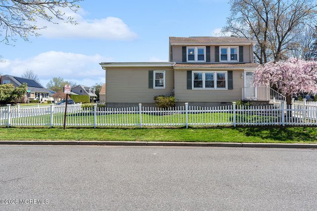 42 Lake Boulevard, Aberdeen, NJ 07747