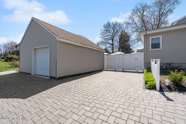 42 Lake Boulevard, Aberdeen, NJ 07747