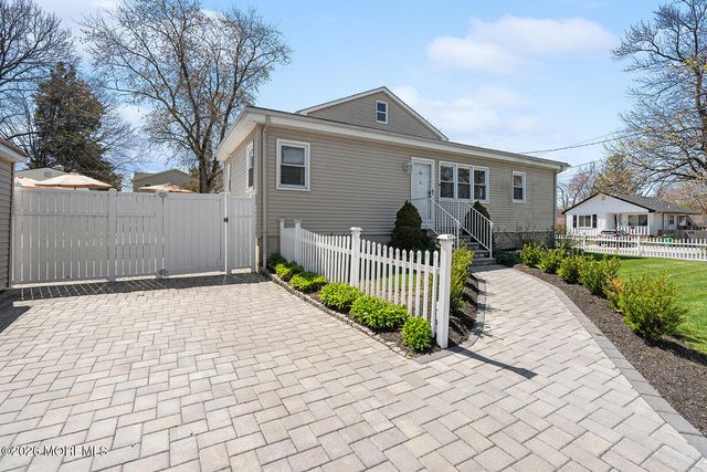 42 Lake Boulevard, Aberdeen, NJ 07747